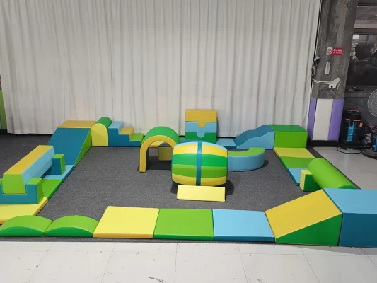 Softplaygeräte für Kinder im Innenbereich